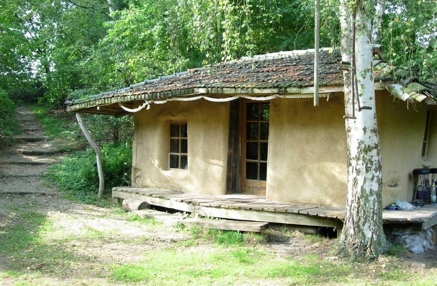 Advantages of straw bale houses